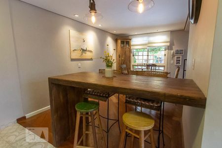 Casa à venda com 191m², 4 quartos e 2 vagas Casa à venda com 191m², 4 quartos e 2 vagasCozinha americana