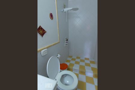 Casa à venda com 191m², 4 quartos e 2 vagas Casa à venda com 191m², 4 quartos e 2 vagasBanheiro da Suíte 2