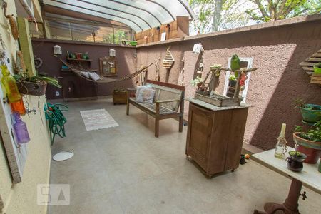 Casa à venda com 191m², 4 quartos e 2 vagas Casa à venda com 191m², 4 quartos e 2 vagasÁrea Externa - Quintal