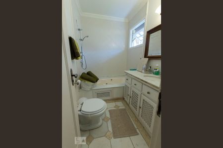 Casa à venda com 191m², 4 quartos e 2 vagas Casa à venda com 191m², 4 quartos e 2 vagasBanheiro da Suíte 1