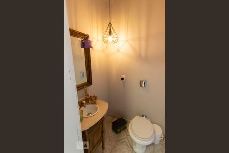 Casa à venda com 191m², 4 quartos e 2 vagas Casa à venda com 191m², 4 quartos e 2 vagasLavabo