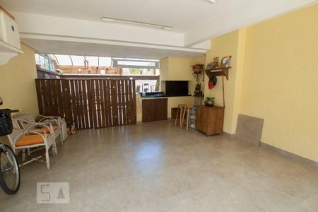 Casa à venda com 191m², 4 quartos e 2 vagas Casa à venda com 191m², 4 quartos e 2 vagasGaragem