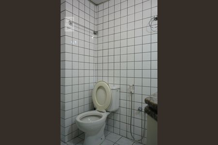 Banheiro de apartamento para alugar com 1 quarto, 42m² em Centro, Curitiba