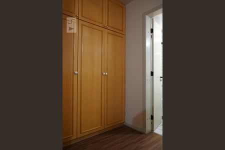Closet de apartamento para alugar com 1 quarto, 42m² em Centro, Curitiba
