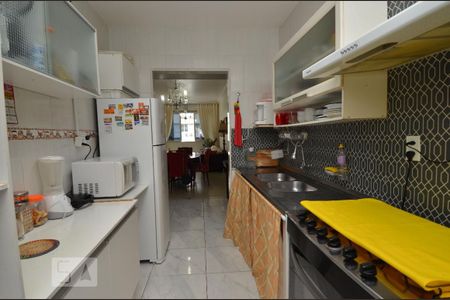 Apartamento à venda com 130m², 3 quartos e sem vagaCozinha