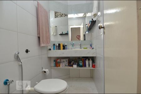 Apartamento à venda com 130m², 3 quartos e sem vaga Banheiro da Suite
