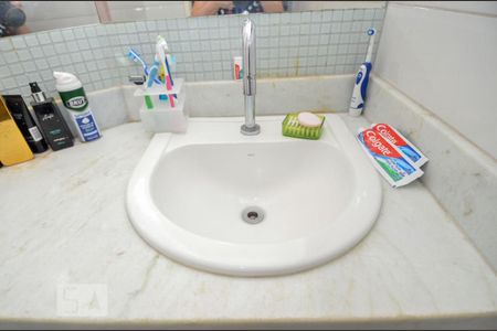 Apartamento à venda com 130m², 3 quartos e sem vaga Banheiro da Suite