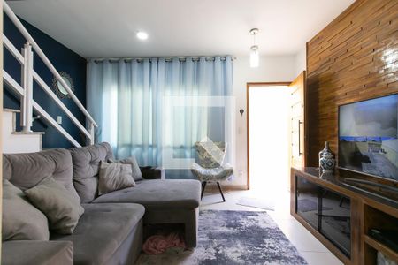 Sala de casa de condomínio à venda com 2 quartos, 80m² em Cidade Antônio Estevão de Carvalho, São Paulo
