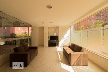 Apartamento à venda com 198m², 4 quartos e 2 vagas Apartamento à venda com 198m², 4 quartos e 2 vagasSala de TV