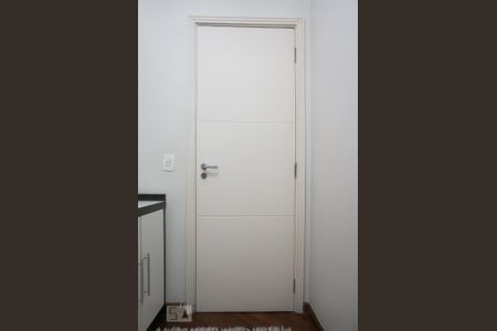 Apartamento à venda com 198m², 4 quartos e 2 vagas Apartamento à venda com 198m², 4 quartos e 2 vagasEscritório