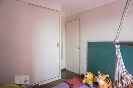 Apartamento à venda com 198m², 4 quartos e 2 vagas Apartamento à venda com 198m², 4 quartos e 2 vagasQuarto 2