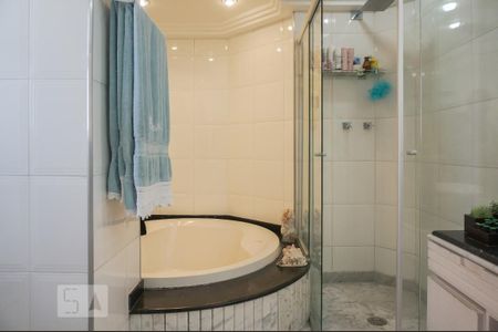 Apartamento à venda com 198m², 4 quartos e 2 vagas Apartamento à venda com 198m², 4 quartos e 2 vagasBanheiro da Suíte 1