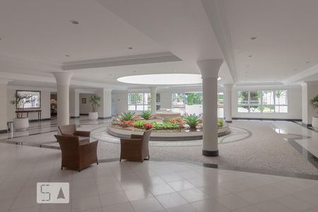 Apartamento à venda com 202m², 4 quartos e 4 vagas Apartamento à venda com 202m², 4 quartos e 4 vagasÁrea comum - Hall social