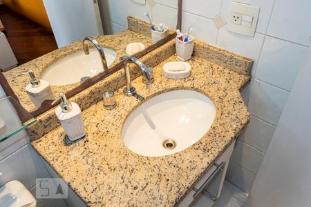 Apartamento à venda com 202m², 4 quartos e 4 vagasBanheiro da Suíte 1