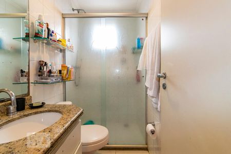 Apartamento à venda com 202m², 4 quartos e 4 vagasBanheiro da Suíte 2