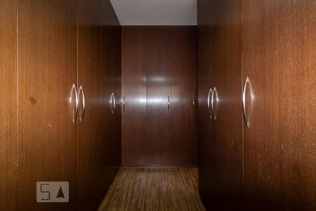 Apartamento à venda com 202m², 4 quartos e 4 vagasCloset da Suíte 3