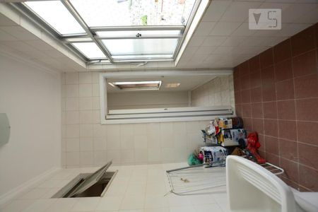 Apartamento à venda com 105m², 2 quartos e 1 vagaÁrea de Serviço