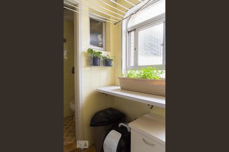 Apartamento à venda com 66m², 2 quartos e 1 vaga Apartamento à venda com 66m², 2 quartos e 1 vagaÁrea de serviço