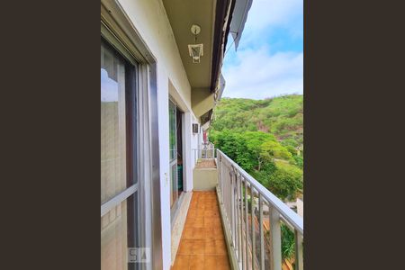 Apartamento à venda com 97m², 2 quartos e 1 vaga Apartamento à venda com 97m², 2 quartos e 1 vagaVaranda dos quartos