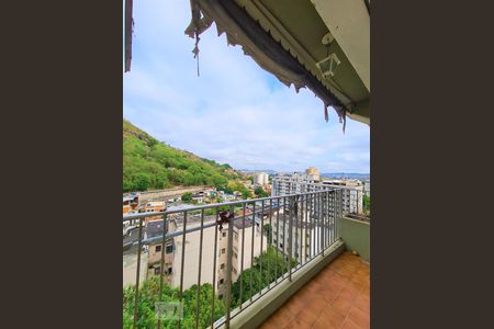 Apartamento à venda com 97m², 2 quartos e 1 vaga Apartamento à venda com 97m², 2 quartos e 1 vagaVaranda dos quartos