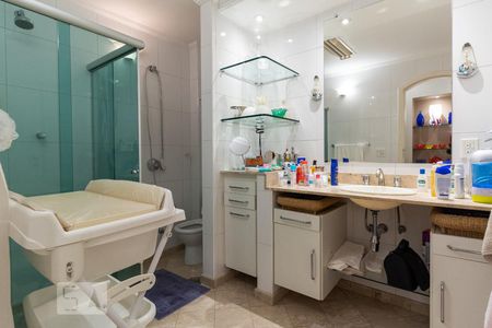 Casa à venda com 400m², 5 quartos e 2 vagas Casa à venda com 400m², 5 quartos e 2 vagasBanheiro do Corredor