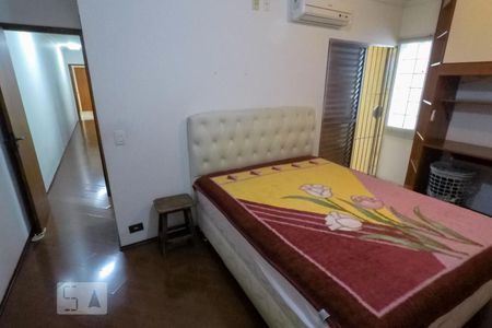 Casa à venda com 250m², 4 quartos e 4 vagas Casa à venda com 250m², 4 quartos e 4 vagasQuarto 3 suite
