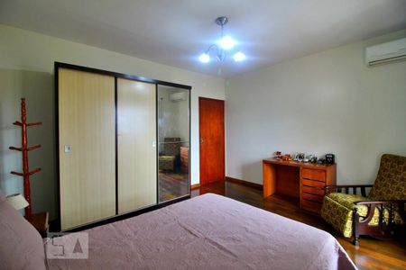 Casa à venda com 193m², 3 quartos e 2 vagasQuarto Suíte