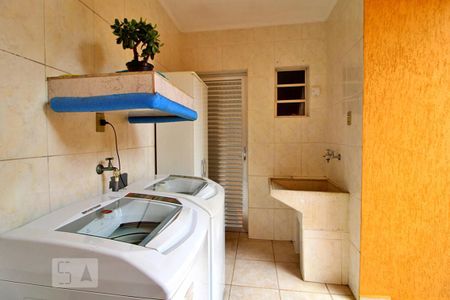 Casa à venda com 193m², 3 quartos e 2 vagasÁrea de Serviço