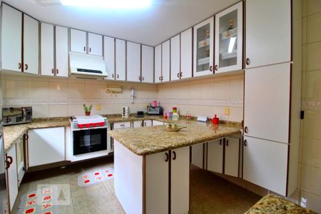 Casa à venda com 193m², 3 quartos e 2 vagasCozinha