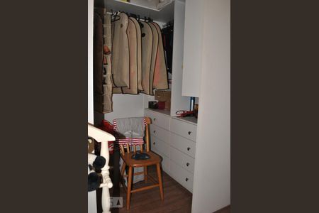Casa de condomínio para alugar com 60m², 2 quartos e 2 vagasQuarto 1 - closet