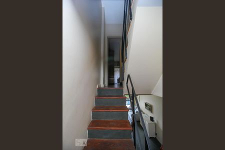 Apartamento à venda com 110m², 2 quartos e 1 vagaEscada