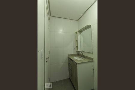 Apartamento à venda com 61m², 2 quartos e 1 vaga Apartamento à venda com 61m², 2 quartos e 1 vagaBanheiro da suíte