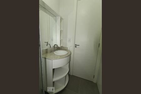Apartamento à venda com 61m², 2 quartos e 1 vaga Apartamento à venda com 61m², 2 quartos e 1 vagaBanheiro
