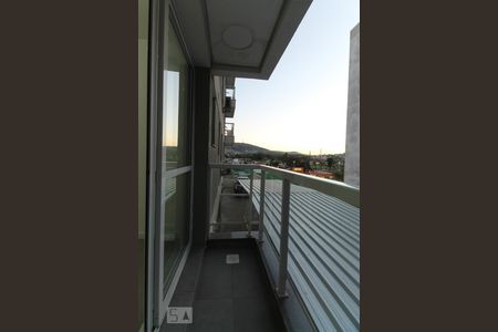 Apartamento à venda com 61m², 2 quartos e 1 vaga Apartamento à venda com 61m², 2 quartos e 1 vagaVaranda da sala