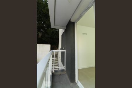 Apartamento à venda com 61m², 2 quartos e 1 vaga Apartamento à venda com 61m², 2 quartos e 1 vagaVaranda da ala