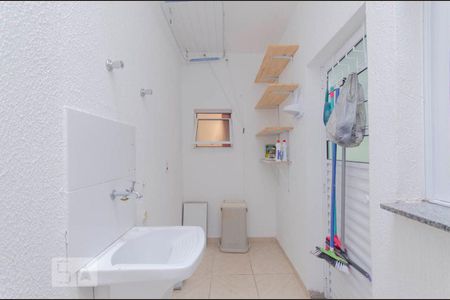 Casa de condomínio à venda com 52m², 2 quartos e 1 vaga Casa de condomínio à venda com 52m², 2 quartos e 1 vagaÁrea de Serviço
