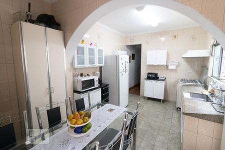 Casa à venda com 115m², 2 quartos e 2 vagas Casa à venda com 115m², 2 quartos e 2 vagasCozinha