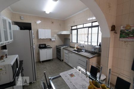 Casa à venda com 115m², 2 quartos e 2 vagas Casa à venda com 115m², 2 quartos e 2 vagasCozinha