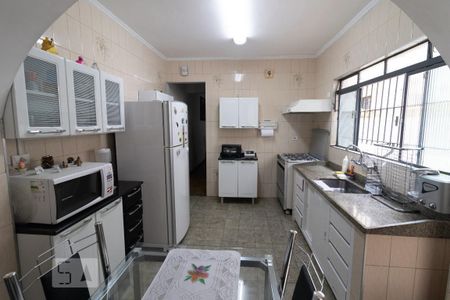 Casa à venda com 115m², 2 quartos e 2 vagas Casa à venda com 115m², 2 quartos e 2 vagasCozinha
