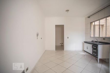 Sala / Cozinha de apartamento para alugar com 1 quarto, 37m² em Parque Jabaquara, São Paulo