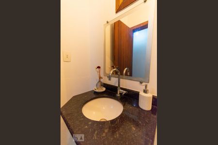 Casa à venda com 391m², 5 quartos e 3 vagasLavabo