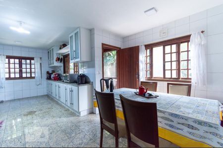 Casa à venda com 391m², 5 quartos e 3 vagasCozinha