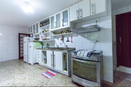 Casa à venda com 391m², 5 quartos e 3 vagasCozinha