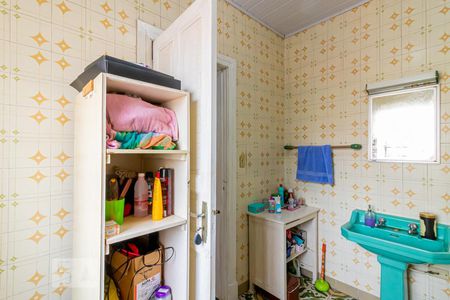 Casa para alugar com 240m², 3 quartos e 4 vagasBanheiro 