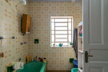 Casa para alugar com 240m², 3 quartos e 4 vagasBanheiro 