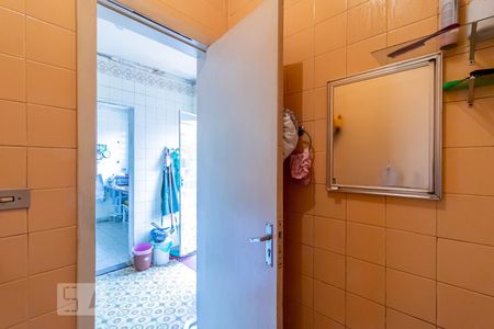 Casa para alugar com 240m², 3 quartos e 4 vagasBanheiro de Serviço