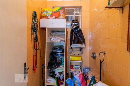 Casa para alugar com 240m², 3 quartos e 4 vagasBanheiro de Serviço