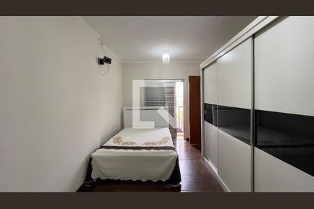 Casa à venda com 100m², 3 quartos e 4 vagas Casa à venda com 100m², 3 quartos e 4 vagasCasa 1 - Suíte 1