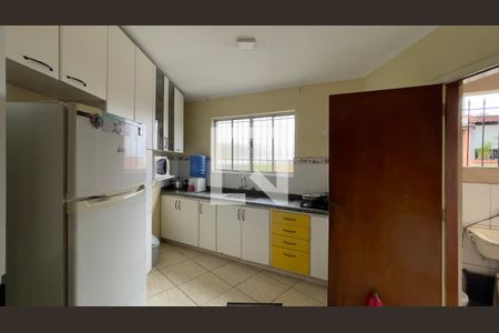 Casa à venda com 100m², 3 quartos e 4 vagas Casa à venda com 100m², 3 quartos e 4 vagasCasa 1 - Cozinha
