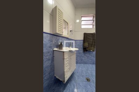 Casa à venda com 100m², 3 quartos e 4 vagas Casa à venda com 100m², 3 quartos e 4 vagasCasa 1 - Banheiro Suíte 1